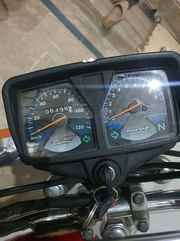 Honda 125 1st owner brand new condition 10