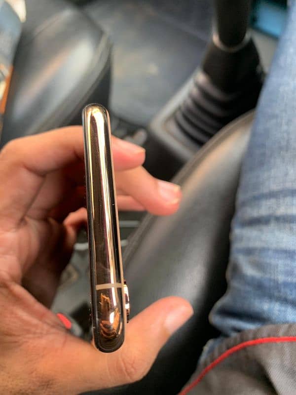 Apple iPhone xs gold clr 3