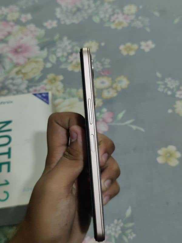 Infinix note 12 mint condition with box and charger. 5