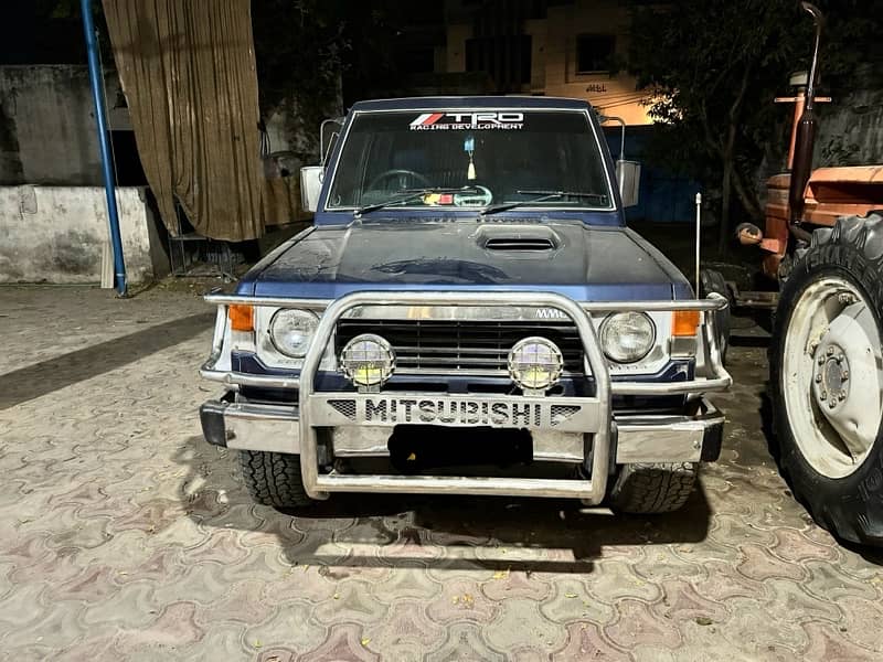 Mitsubishi Pajero 1990 0