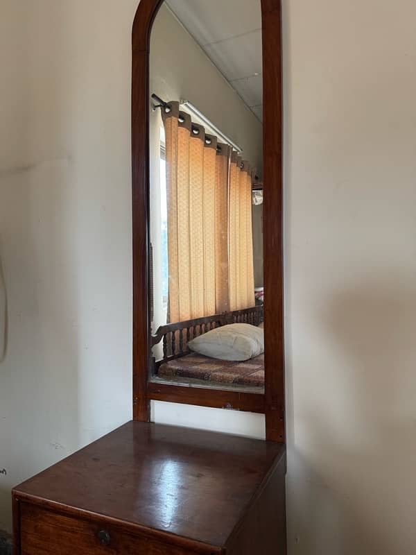 wooden dressing table 1