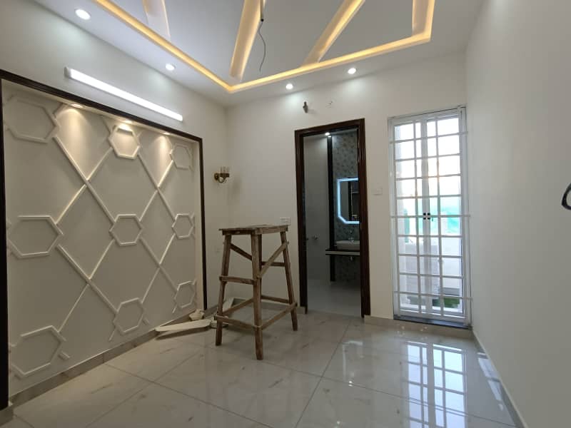 5 Marla Corner Brand New Beautiful or Spanish House Near Emporium Mall Solid Construction A+++ Gated Area Near Park Market And Mosque Near to Main Bouleward 38