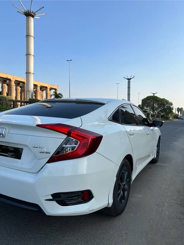 Honda Civic Oriel 2018 3