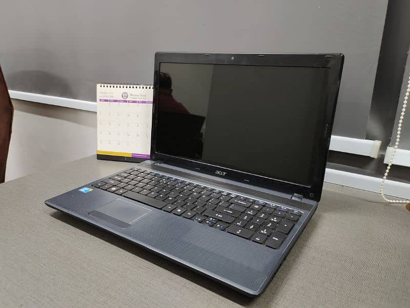 Acer Aspire 5733 2