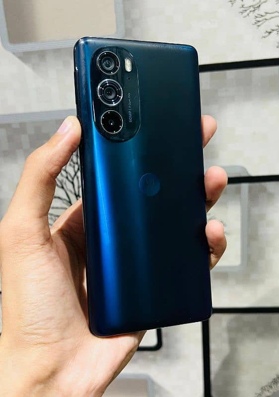 Motorola edge 30 pro 1