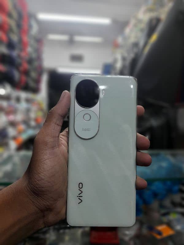 vivo v40 0