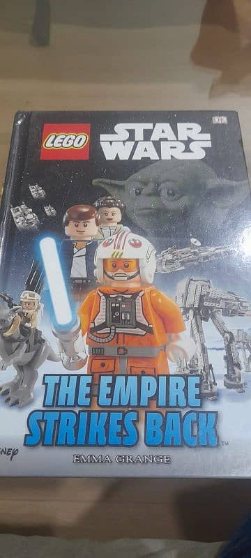 Lego books, starwars and random peices lot! 8