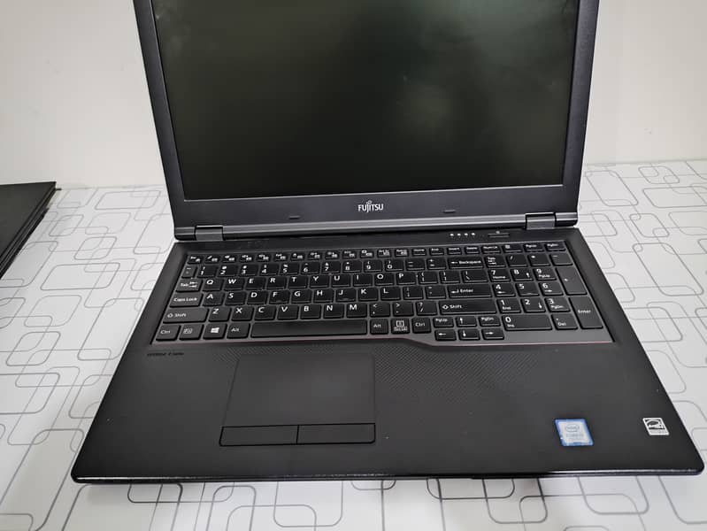 i3-7th Gen /Fujitsu laptop / LifeBook E558 / 8GB RAM 128GB SSD 15.6"HD 2