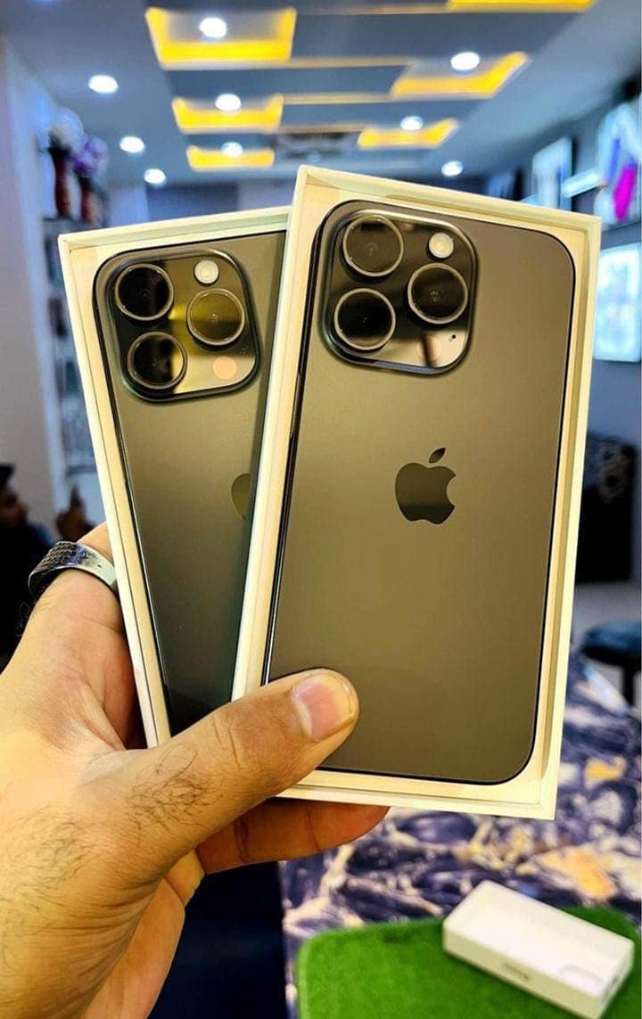 Apple iPhone 16 Pro Max 11