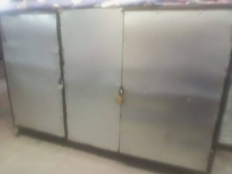 shop counter for sale urgent 0