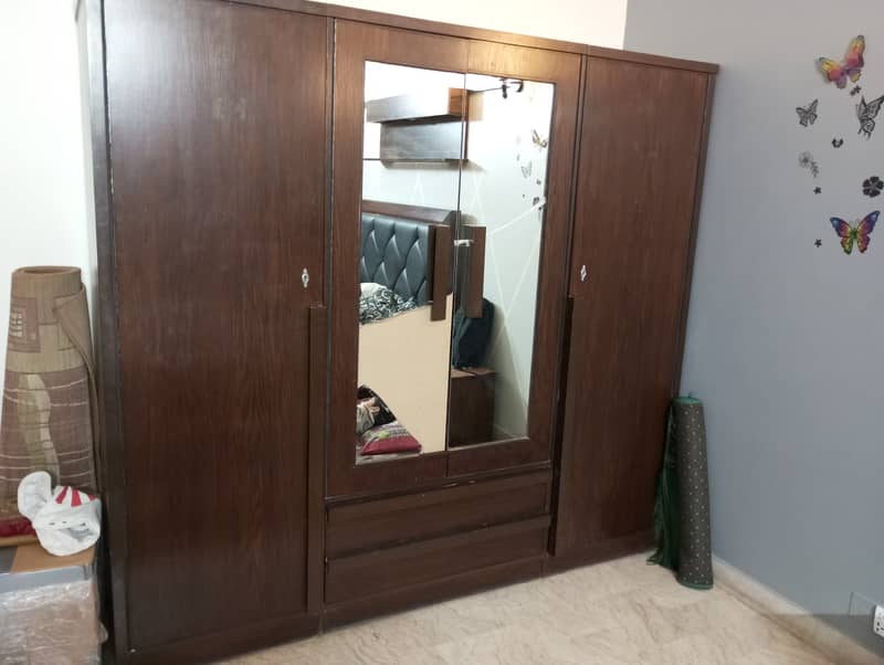 Complete Bedroom set incl. Bed, side tables, dresser, wardrobe 2