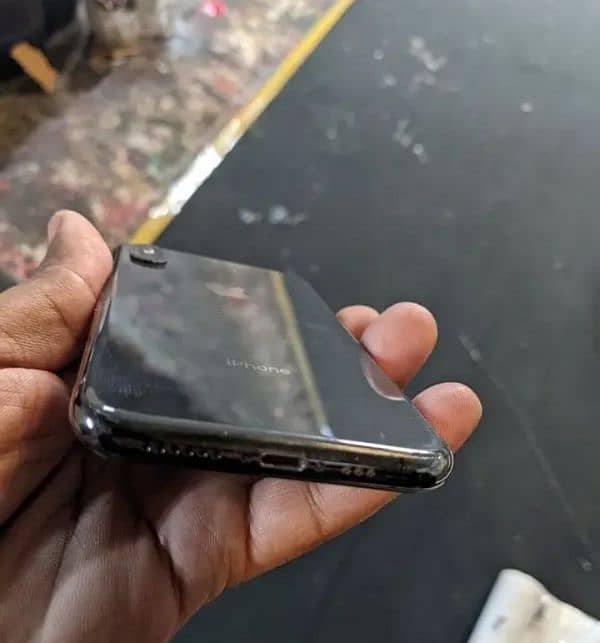 urgent sale iPhone XS 1