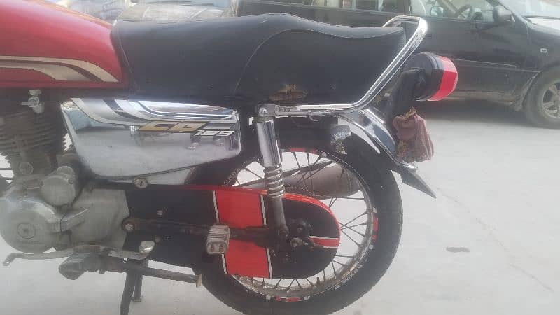 Honda cg 125 special edition red Karachi registration 10