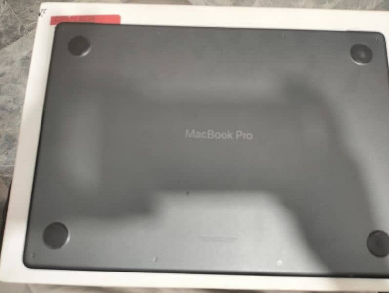 MacBook Pro 14 only Book Open 2