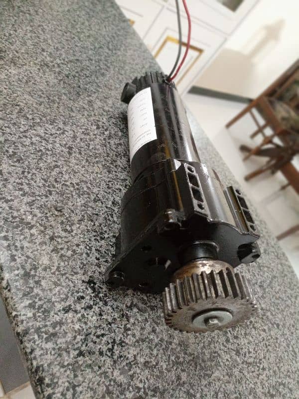 DC Gear Motor 24 Volts High Torque 4