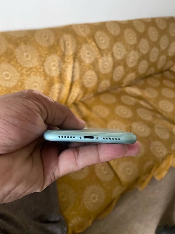 iphone 11 Duel PTA 128Gb 10/9.5 77 health orignal 3