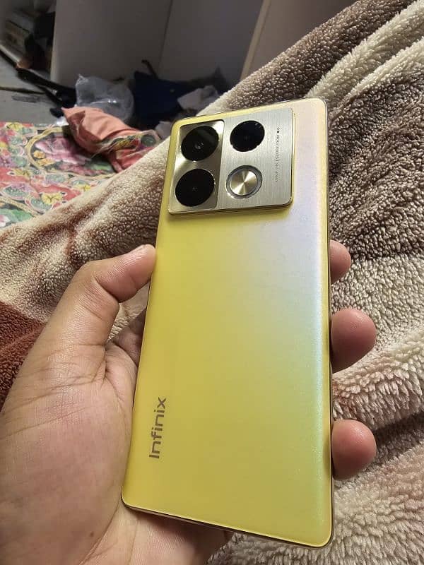 Infinix Note 40 Pro 10/10 Condition 3