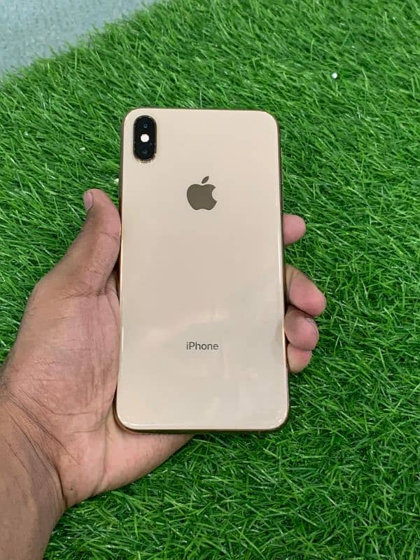 Iphone XS Max  64GB PTA Approved. 0