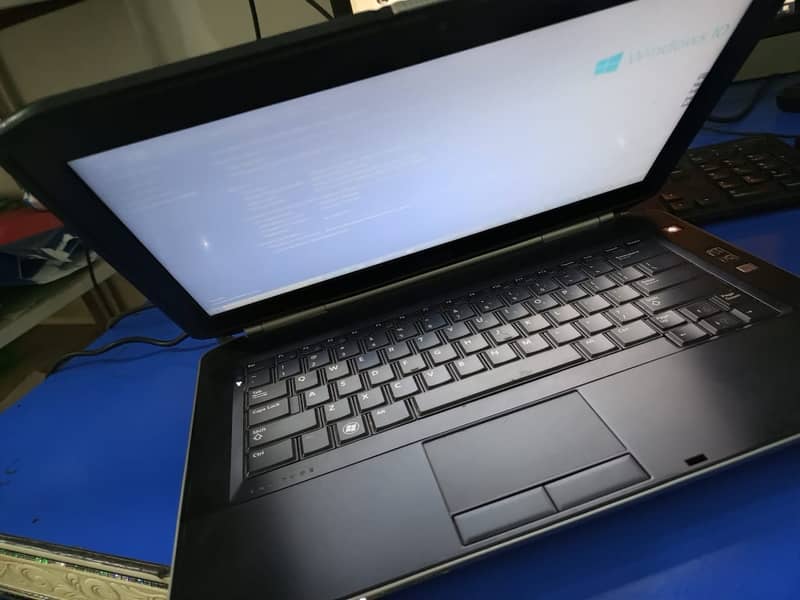 Urgent Sale Used Laptop | Core i 3 | 8 GB RAM | SSD CARD | 64b-bit | 1