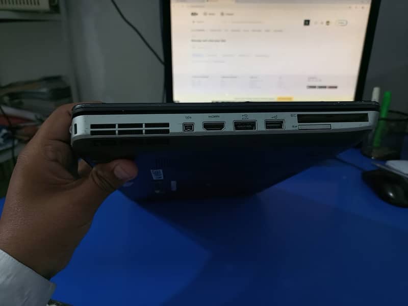 Urgent Sale Used Laptop | Core i 3 | 8 GB RAM | SSD CARD | 64b-bit | 7