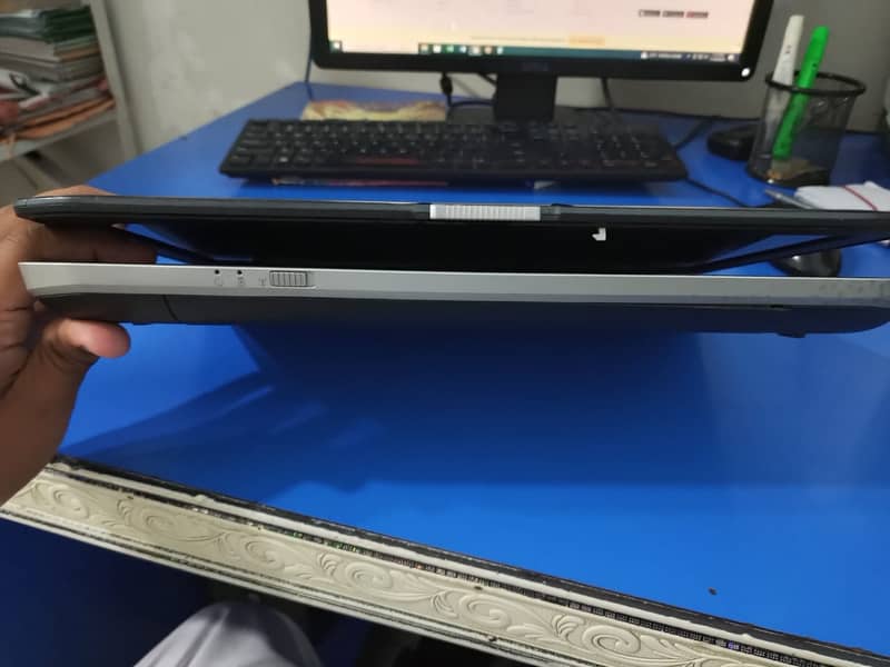 Urgent Sale Used Laptop | Core i 3 | 8 GB RAM | SSD CARD | 64b-bit | 8