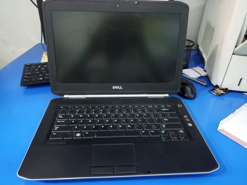 Urgent Sale Used Laptop | Core i 3 | 8 GB RAM | SSD CARD | 64b-bit | 10