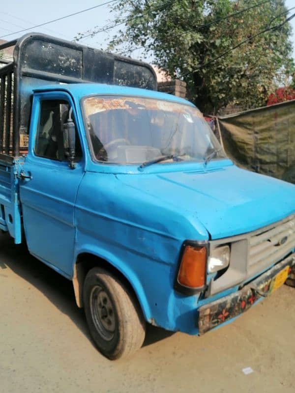 Foard Loader Van For sale perfect Vehicle Load capacity 4000 KG 6