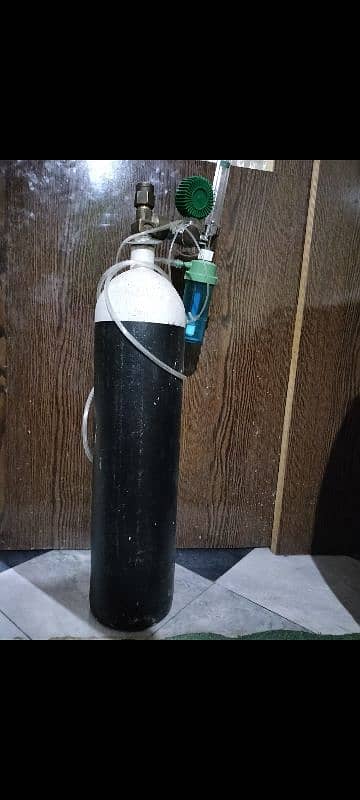 Oxygen cylinder filled with oxygen 1