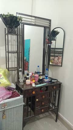 iron dressing table