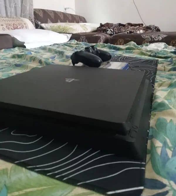 PS4 slim 1tb used, price is negotiable to 90 or mabe more. . 1