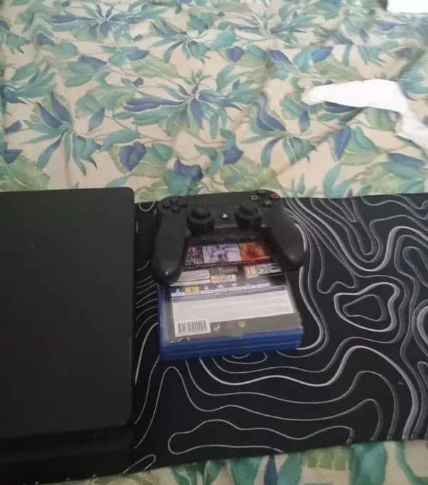 PS4 slim 1tb used, price is negotiable to 90 or mabe more. . 2