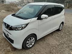 Nissan Dayz 2023/24 pearl white full option