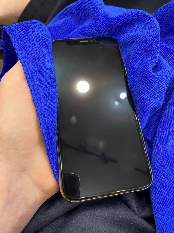 iPhone 11 Pro 64GB non PTA 5