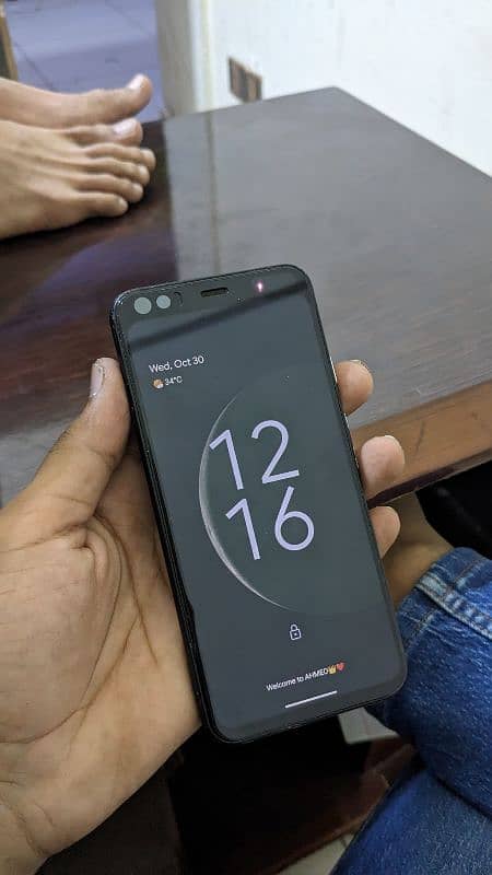 Google pixel 4 (128) GB 3