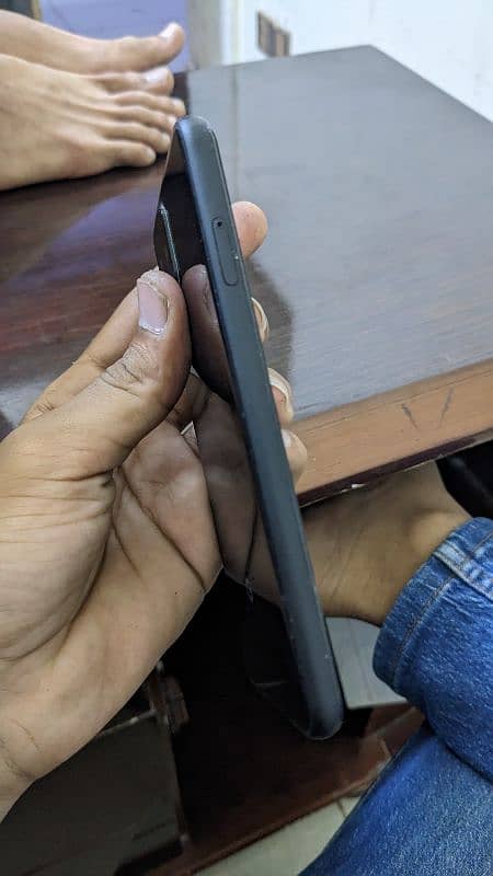 Google pixel 4 (128) GB 4