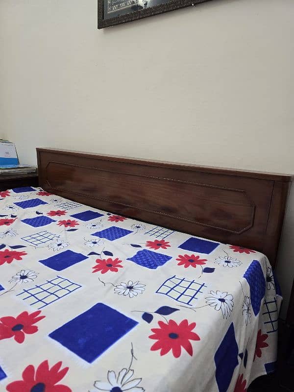 Wooden Queen Size Bed + Mattress 7