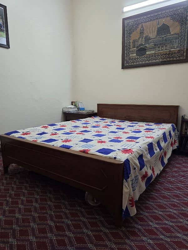 Wooden Queen Size Bed + Mattress 8