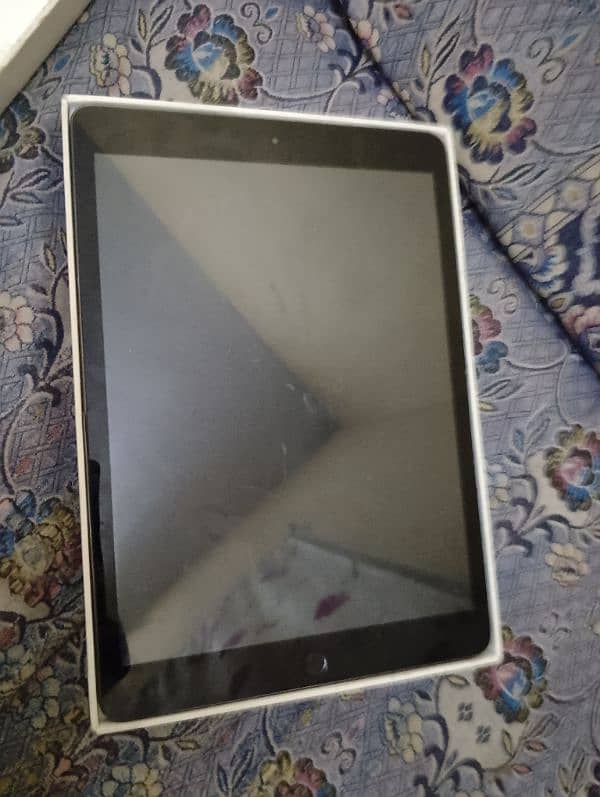 i pad 8th generation 32 gb wifi 1