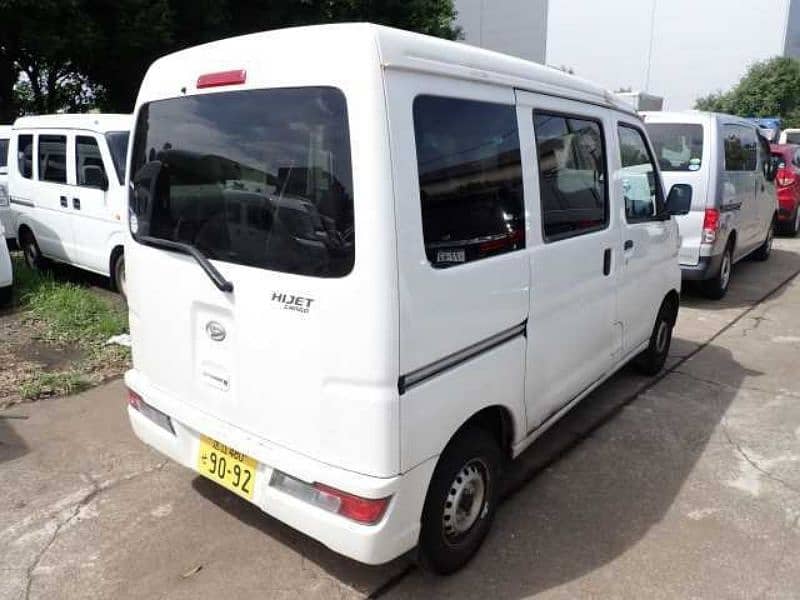 Daihatsu Hijet 2020 1