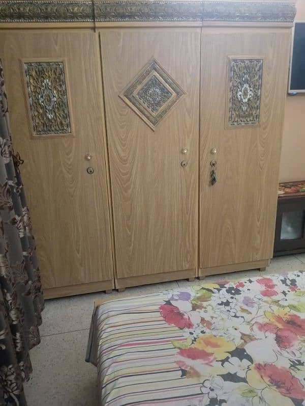 The bedroom Without Mattress fresh and in good condition 2