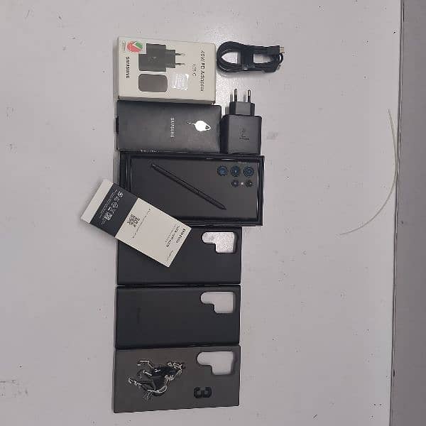 Samsung S22 Ultra 12/256 with Original Box and Accessories 4