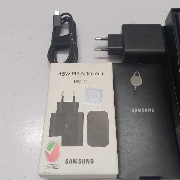 Samsung S22 Ultra 12/256 with Original Box and Accessories 5