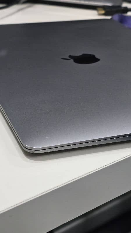 Macbook Air 2020 corei3 | lightweight and Good for Day to day usage 1