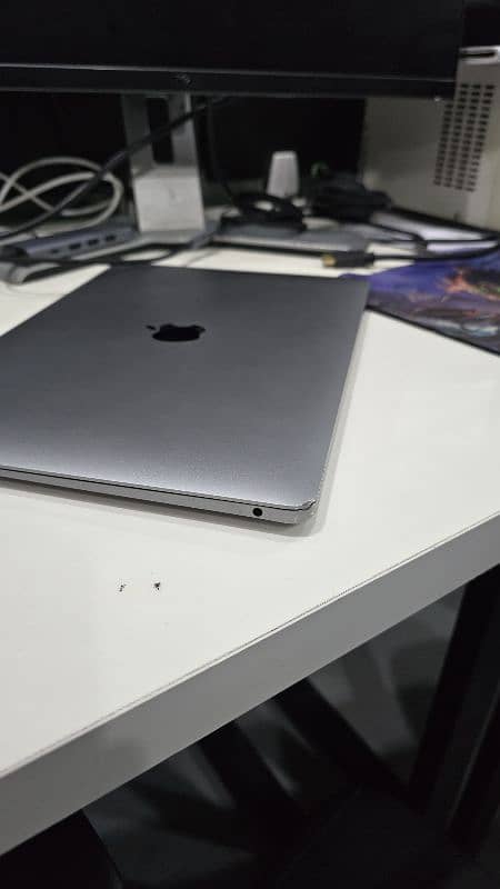 Macbook Air 2020 corei3 | lightweight and Good for Day to day usage 2