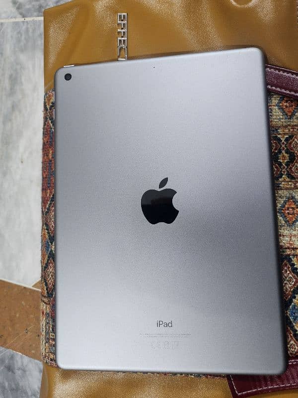 ipad 6 generation with cover 1