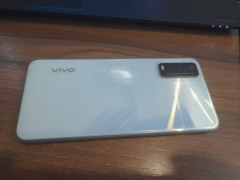 Vivo Y15 in Excellent Condition for Sale 3