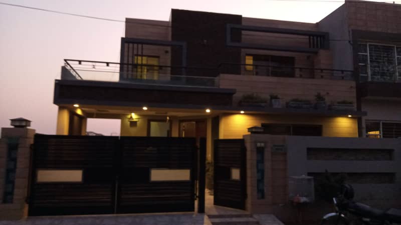 10 Marla Furnished House For rent in Dha Phase 8 ex park view 24