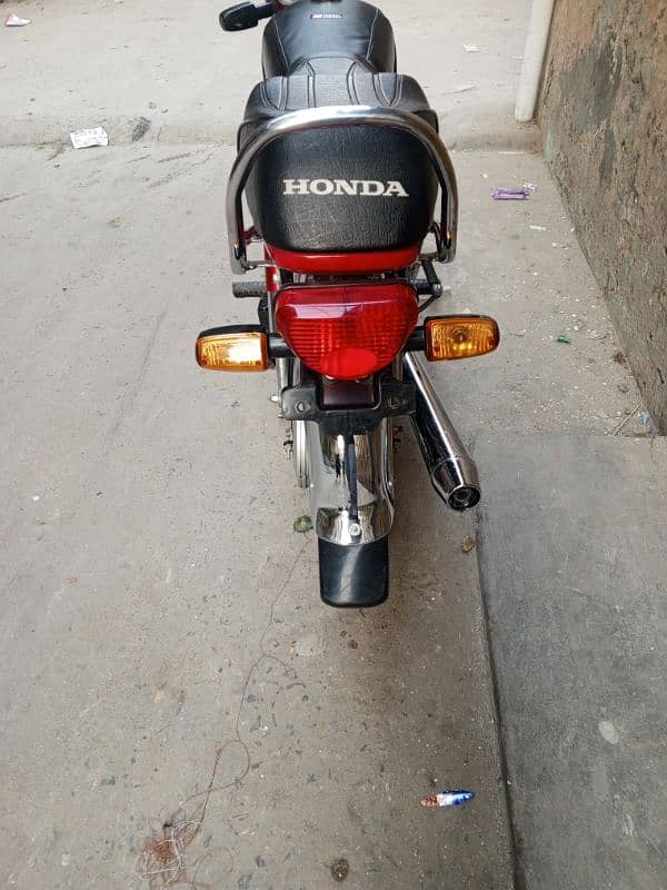 Honda cd70 4