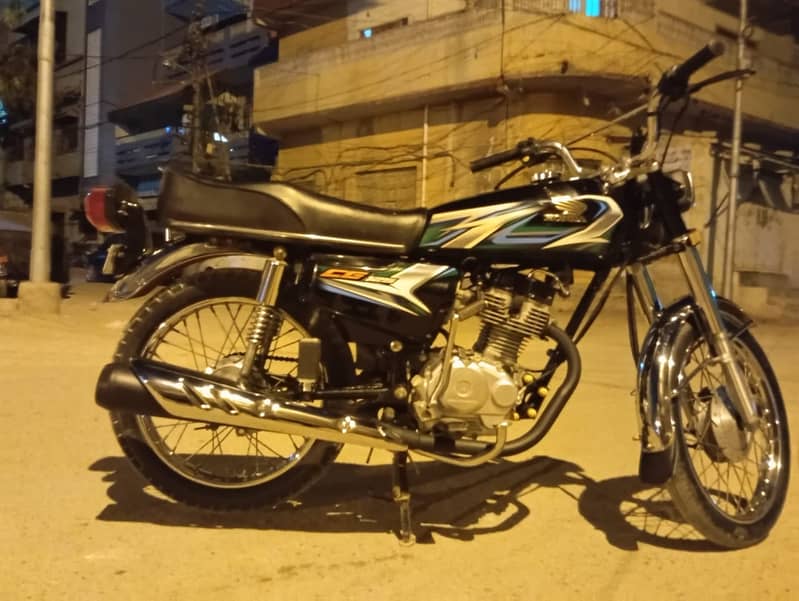 Honda CG 125 2023 karachi number 5