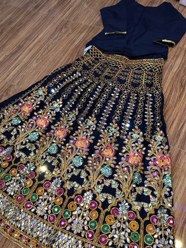 lehnga in perfect condition. 1